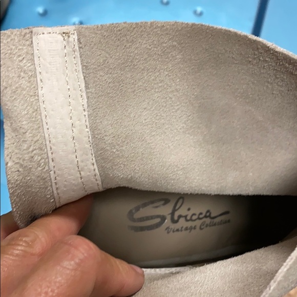 Size 9 Taupe Booties - Picture 5 of 10